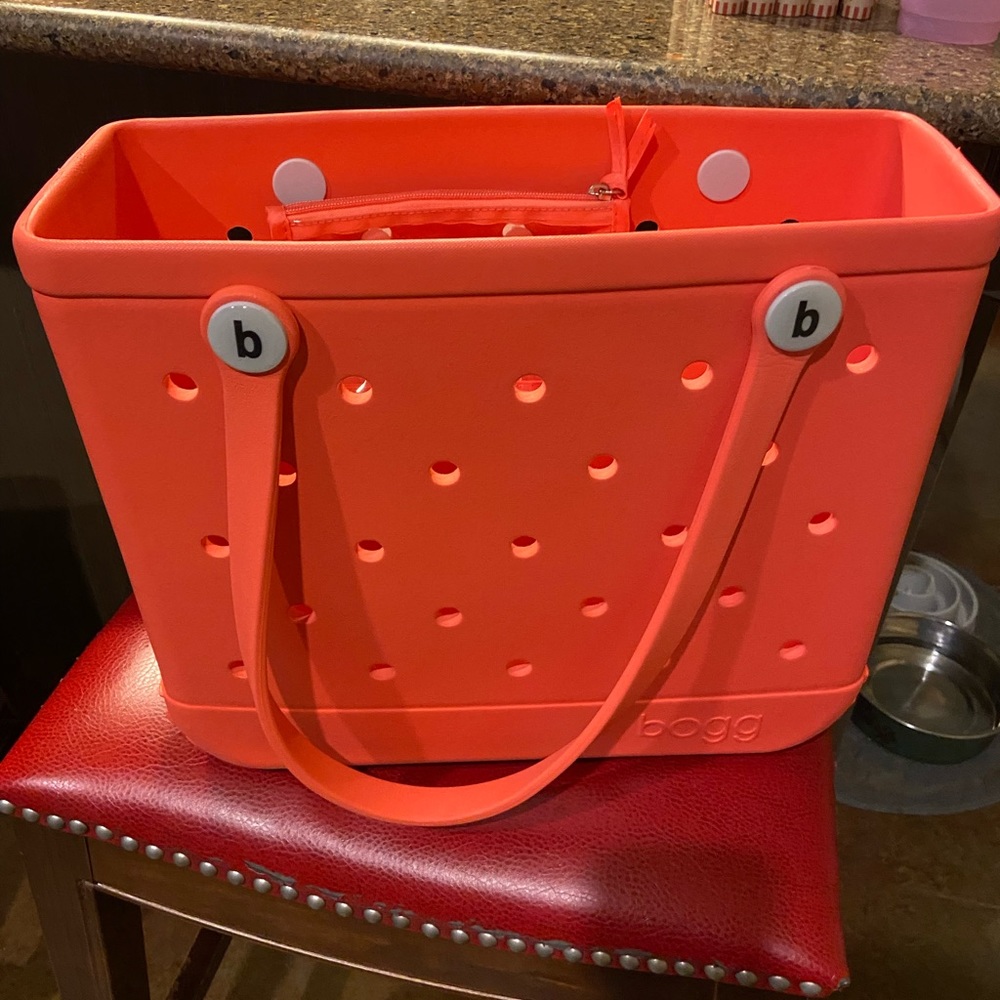 Baby Coral Bogg Bag - used
